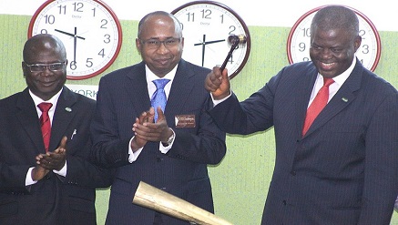 (L-r): Olufemi Williams, managing director and chief executive officer, Chams Plc; Haruna Jalo-Waziri; executive director, Business Development, Nigerian Stock Exchange, and Demola Aladekomo, immediate past managing director and chief executive officer, Chams Plc., beating the gong closing the market on his last working day at the NSE in Lagos.